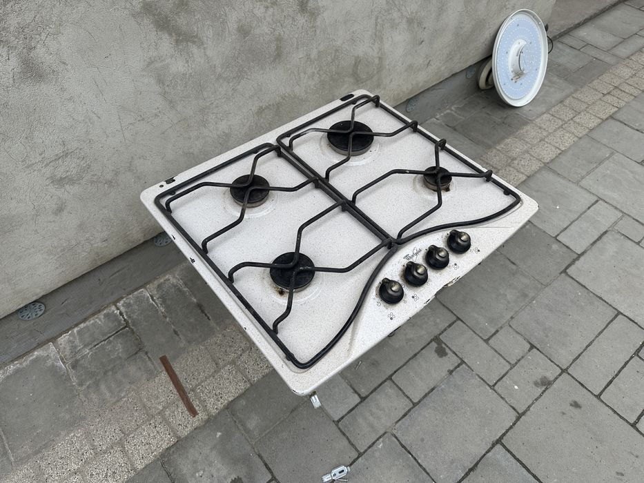 Продам врізну газову поверхню