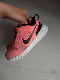 Кросівки для дівчинки Nike Revolution