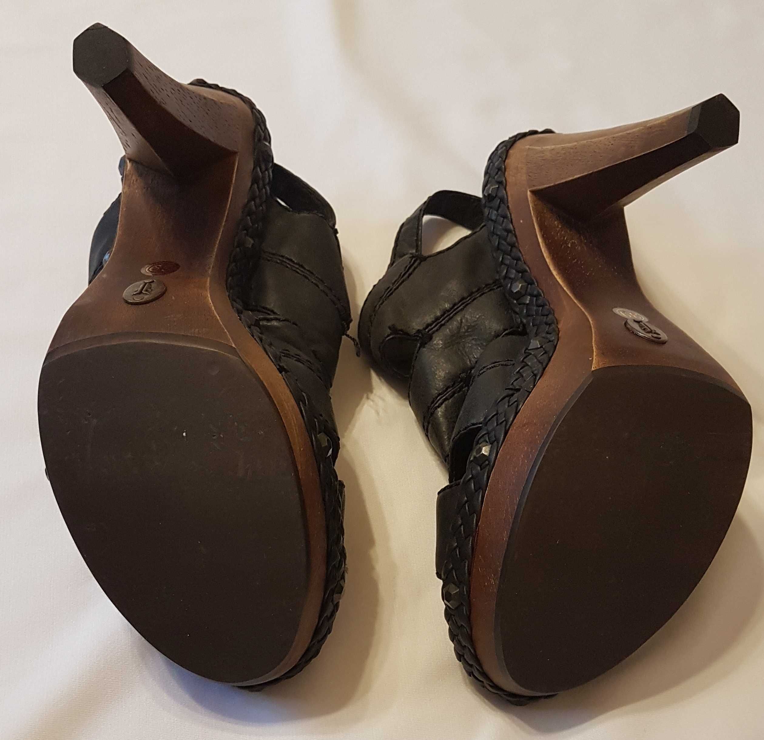 Czarne skórzane buty FRYE na obcasie jak nowe r.39