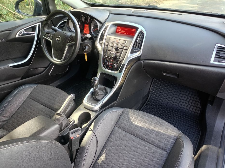 Opel astra J GTC 1.4T