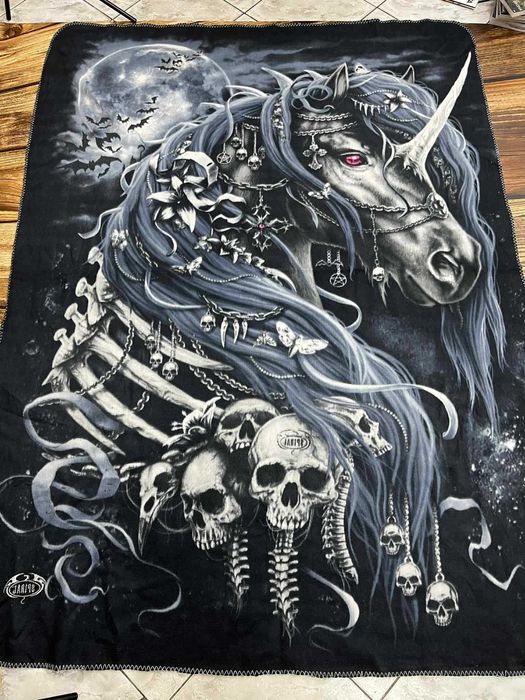 Koc marki Spiral, jednorożec mroczny horror goth emo gothic