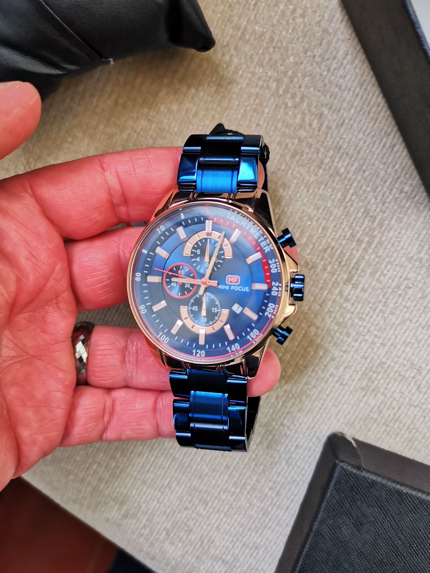 Relógio de Luxo está novo, com Cronógrafo, á prova de água, etc.