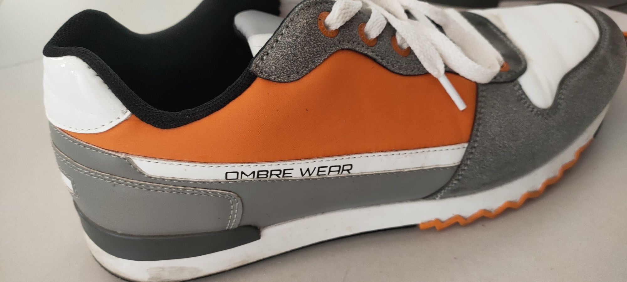 Adidasy pomarańcz biały 42