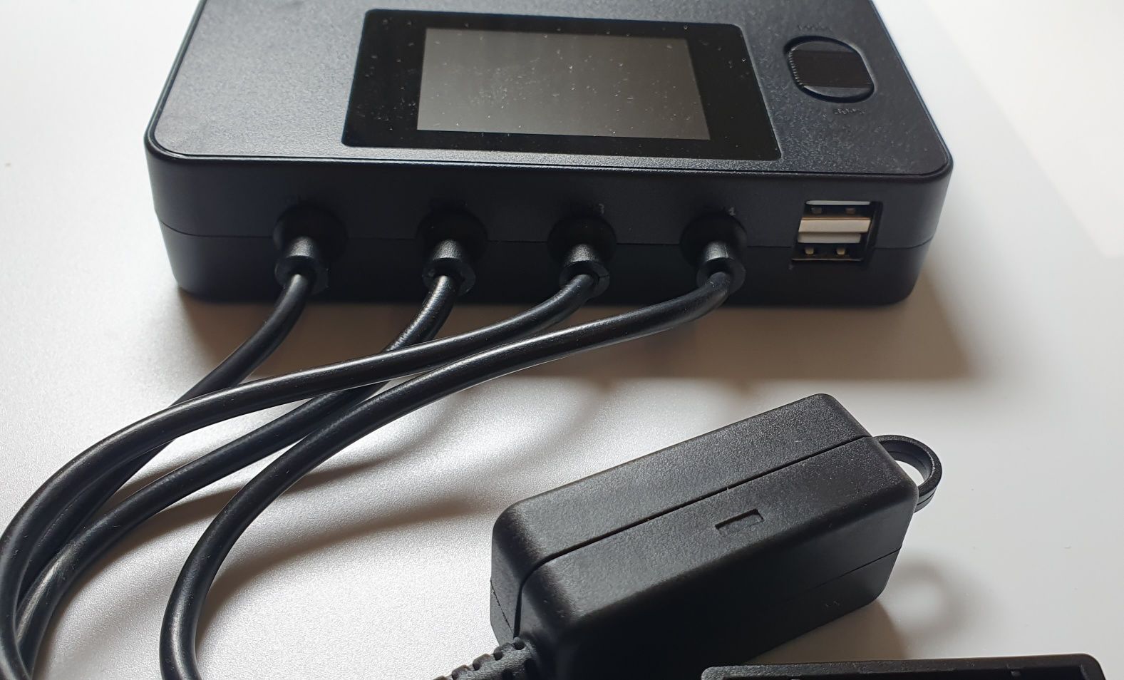 Ładowarka do baterii dronów z wyświetlaczem dodatkowo 2x wejście USB