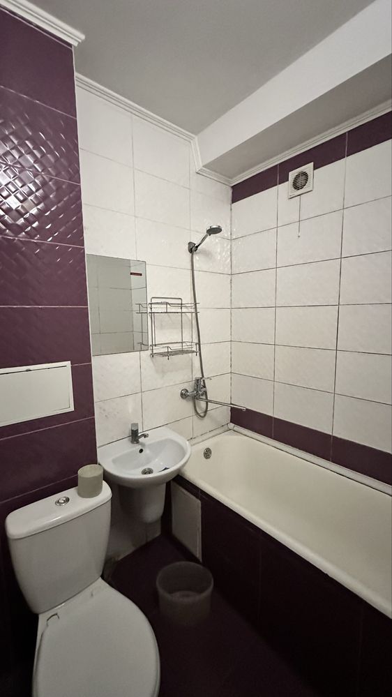 Продам 2 кімн квартиру 45 м.кв Харківське шоссе Дарницька площа