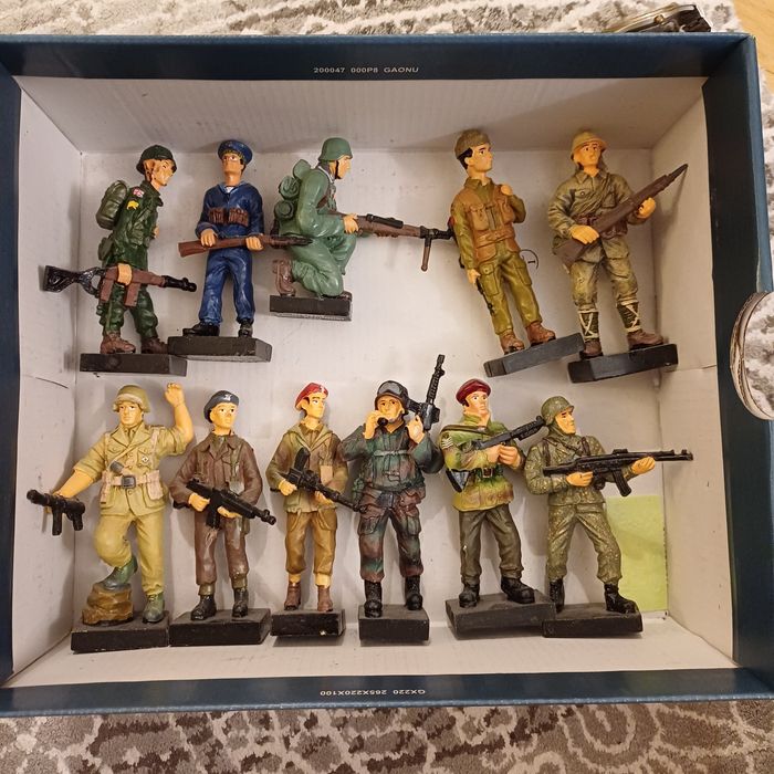 Figurki Żołnierze XX Wieku 11 szt