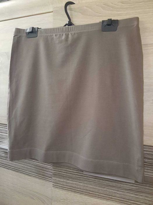 Modna bawełniana ołówkowa spódnica mini Mokka Mouse casual basic