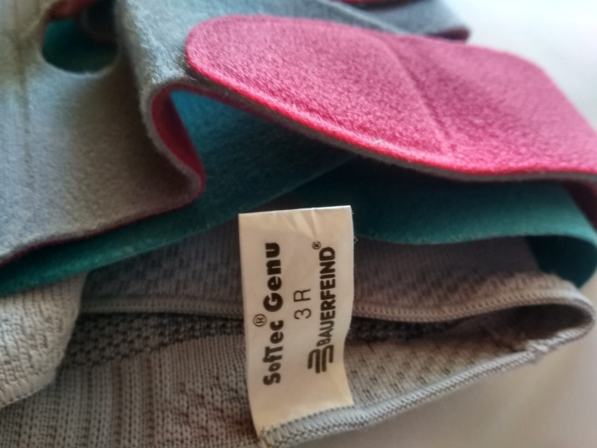 Orteza na prawe kolano Softec Genu r.3 Bauerfeind