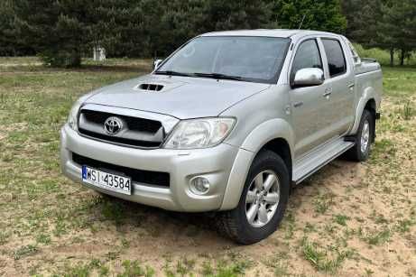Разборка Toyota Hilux 3.0 D-4D бампер комплектний