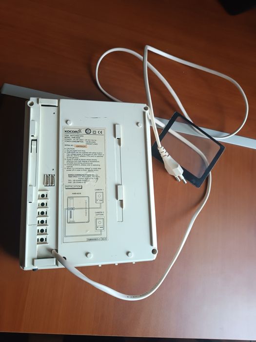 Видеодомофон kocom KMB-600B
Черно белый на 2 видеокамеры наружного наб