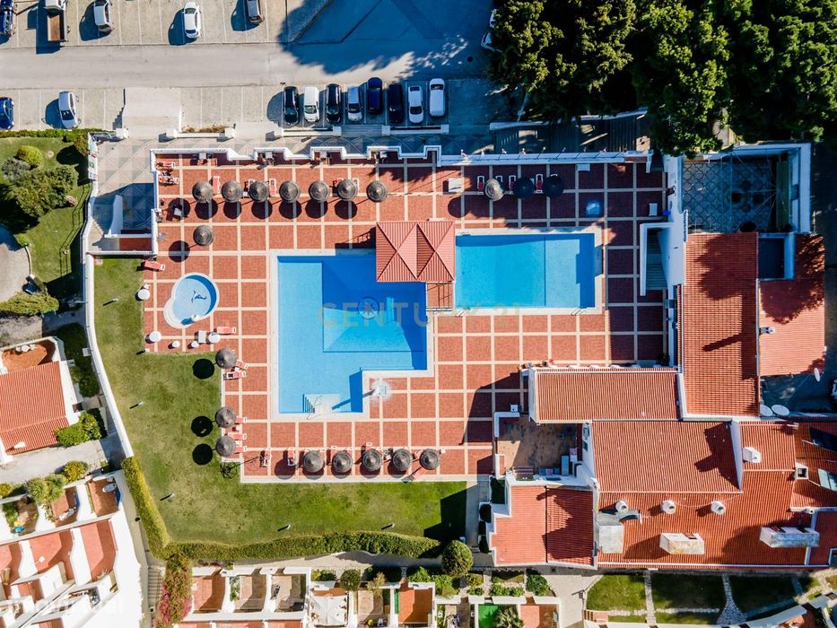 T0 renovado com vista mar, piscina e a 5 minutos a até da praia – Cent