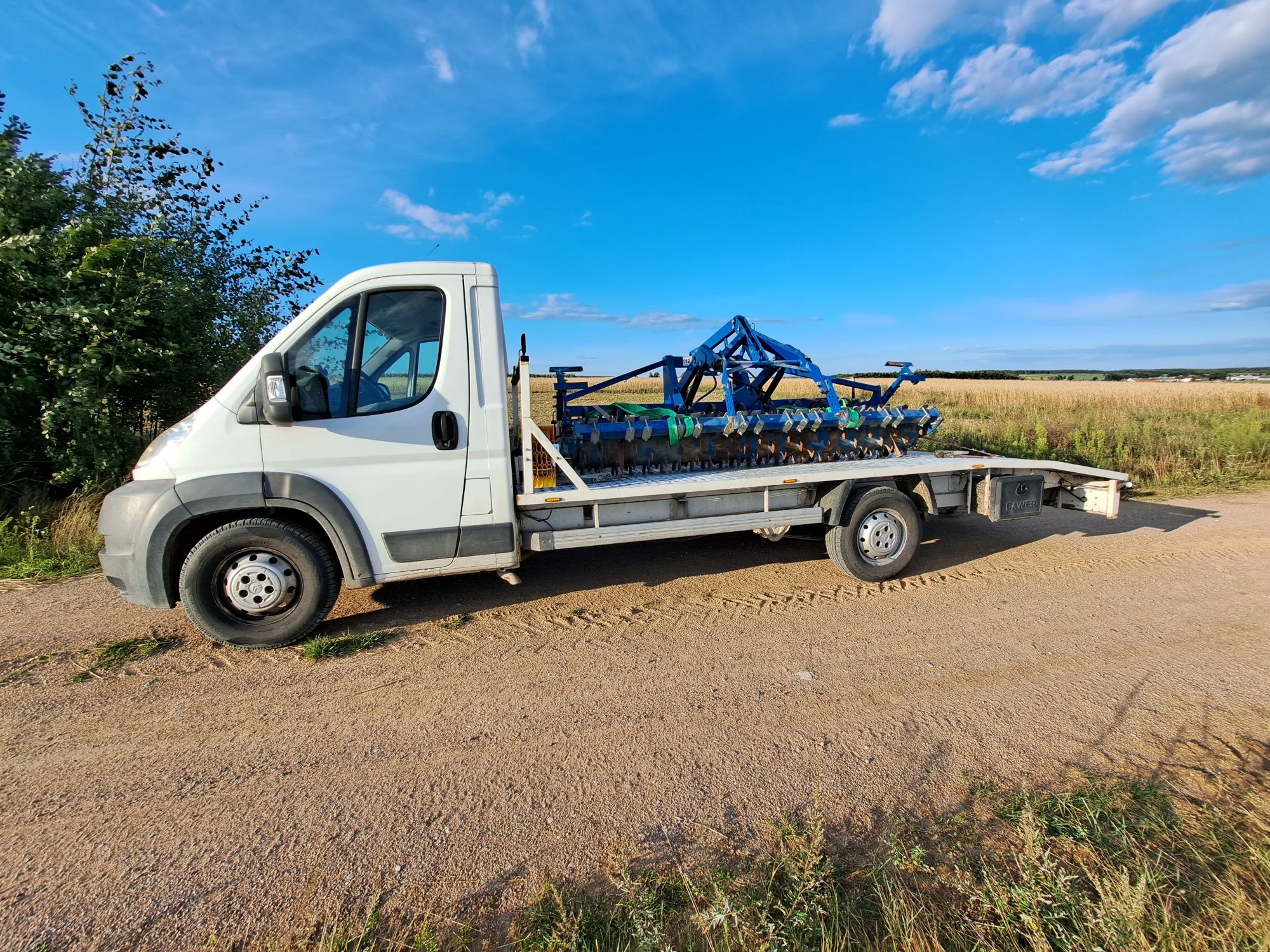 POMOC DROGOWA 24/7 Autolaweta Transport Maszyn Rolniczych FV do 2,5t