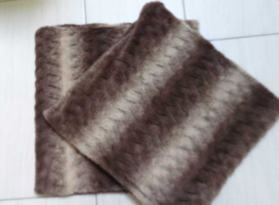 Jak NOWE 2 szt poszewki na poduszki plusz, zameczek