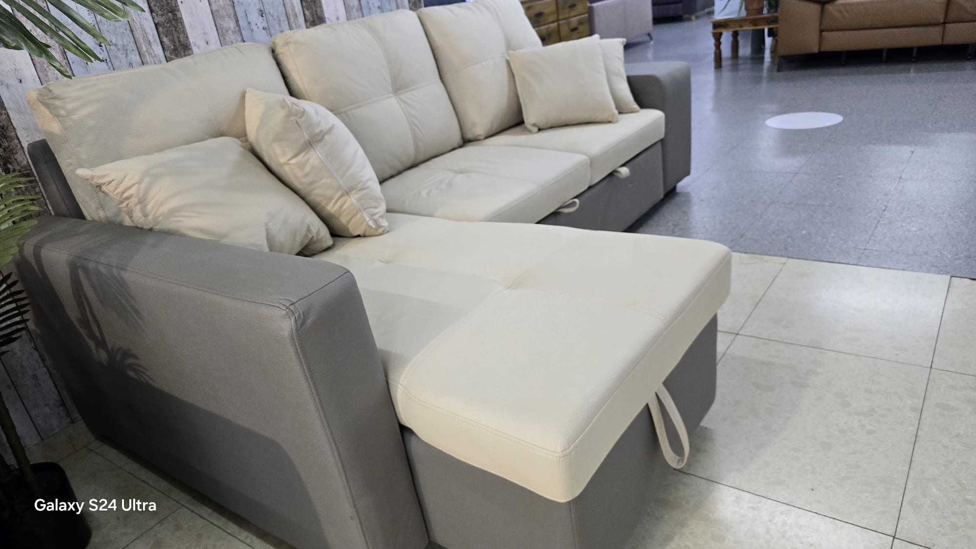 Em promoção Sofá Cama com Chaise Longue portes grátis para sua casa