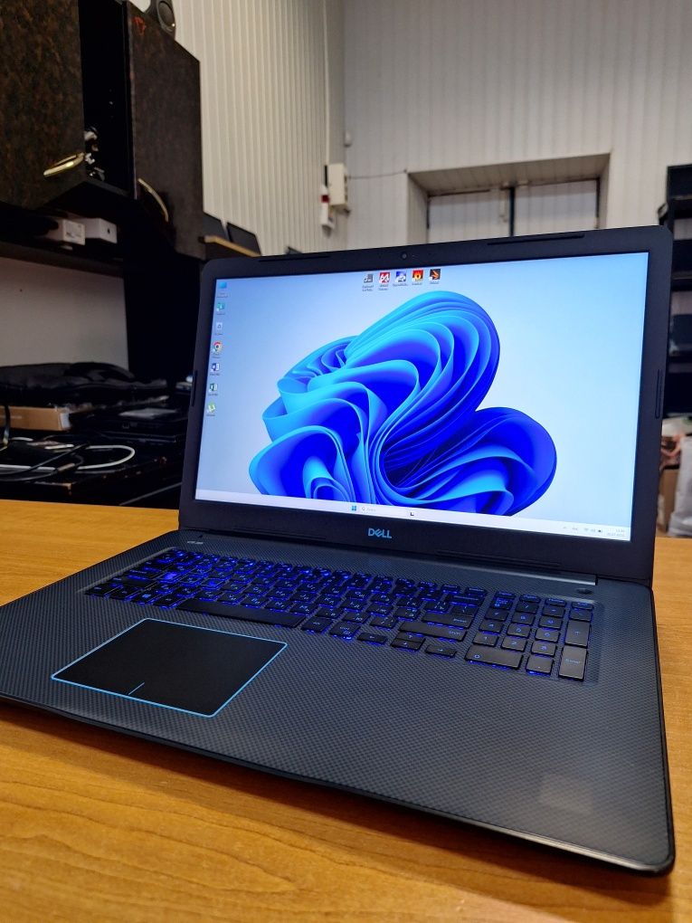 Dell Inspiron G3 17 3779 i5-8300H GTX 1060 6Gb DDR4 16Gb SSD + HDD