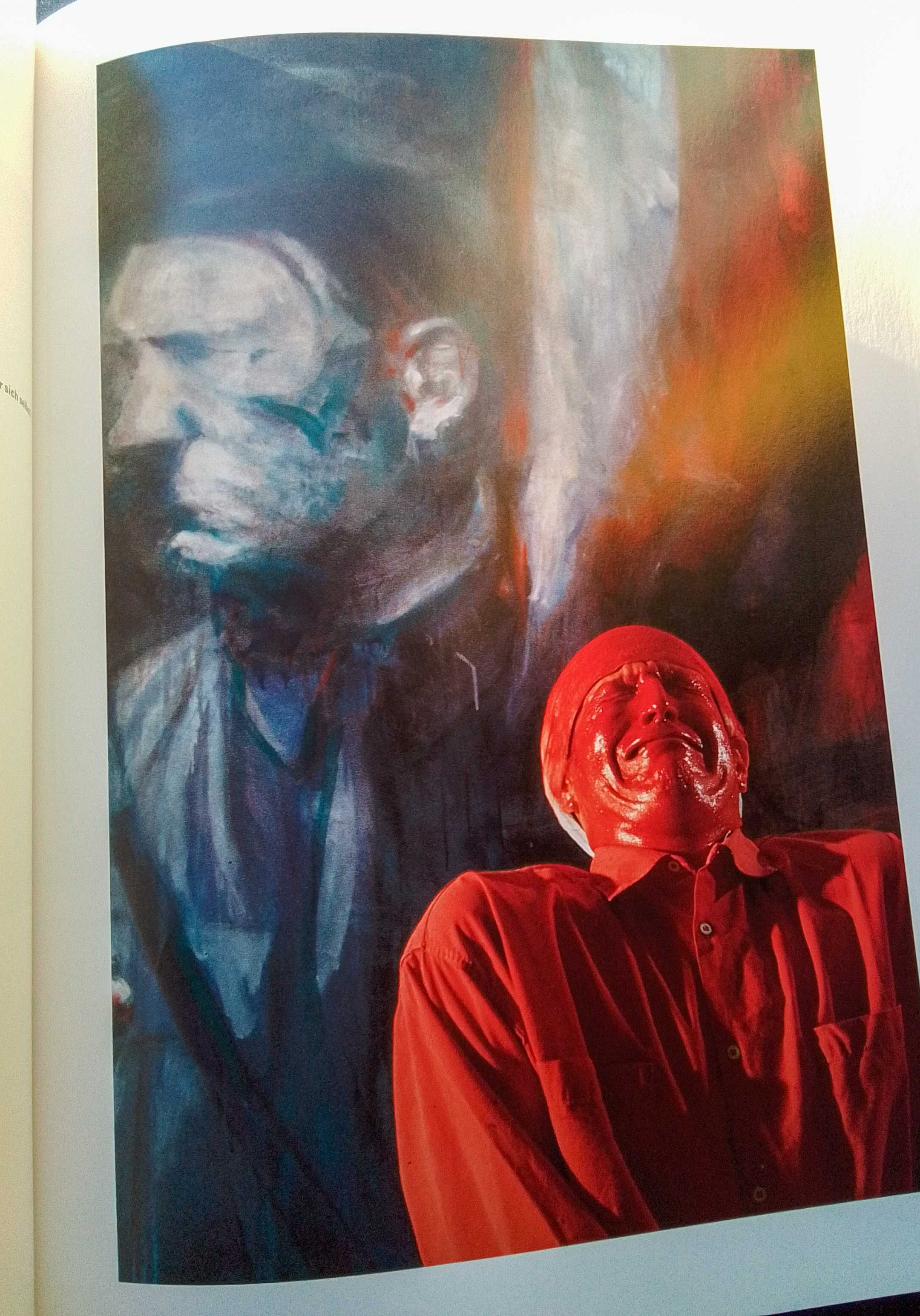 Um álbum de Gottfried Helnwein e outro sobre a história do tempo
