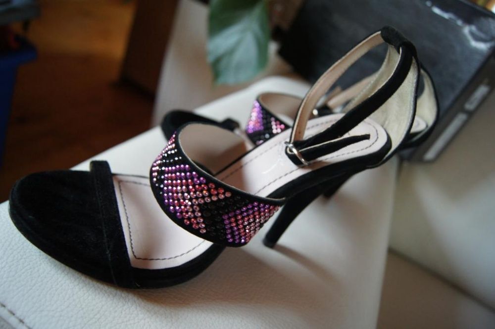 Miss Sixty włoskie szpilki kryształki modny fason z paseczkiem