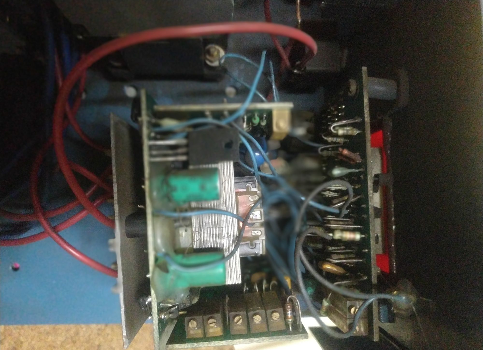 Termoregulator dwustrefowy , regulator temperatury.
