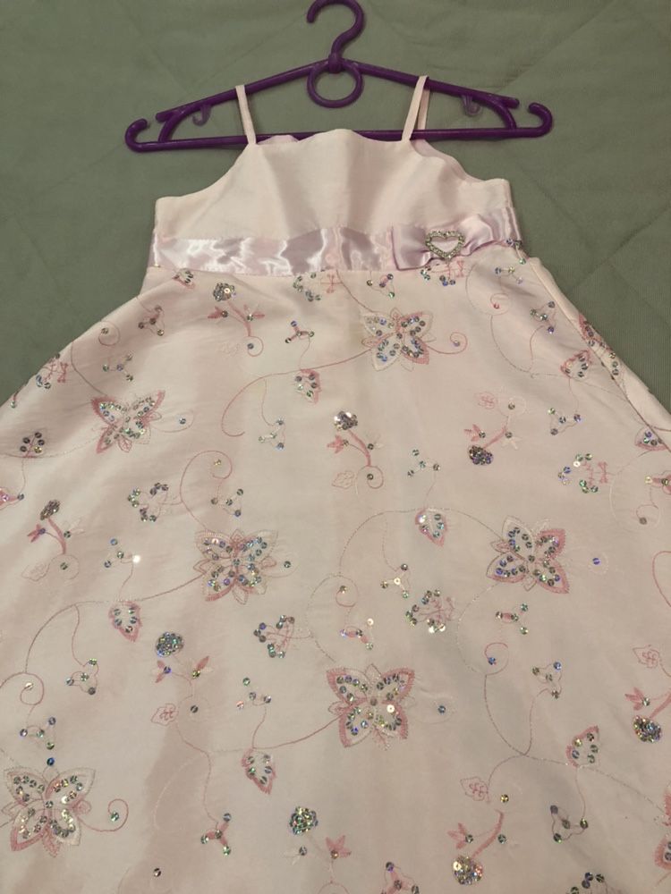 Нарядное платье для девочки 6-8 лет