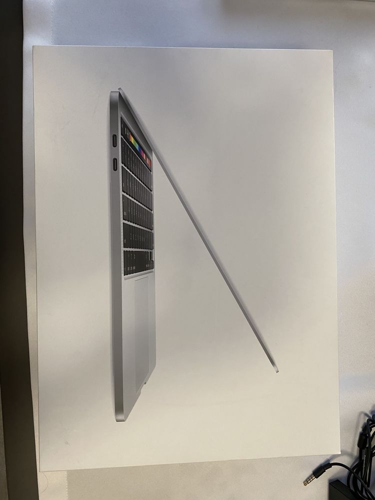 Pudelko po MacBook