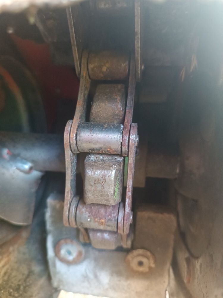 Продется комбайн  Massey Ferguson 440
