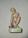 Ćmielów porcelana figurka U Źródła