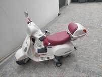 Mota Elétrica Criança - Vespa - Peg-Pérego