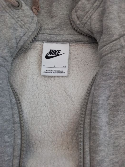 Casaco da nike bom estado pouco usado