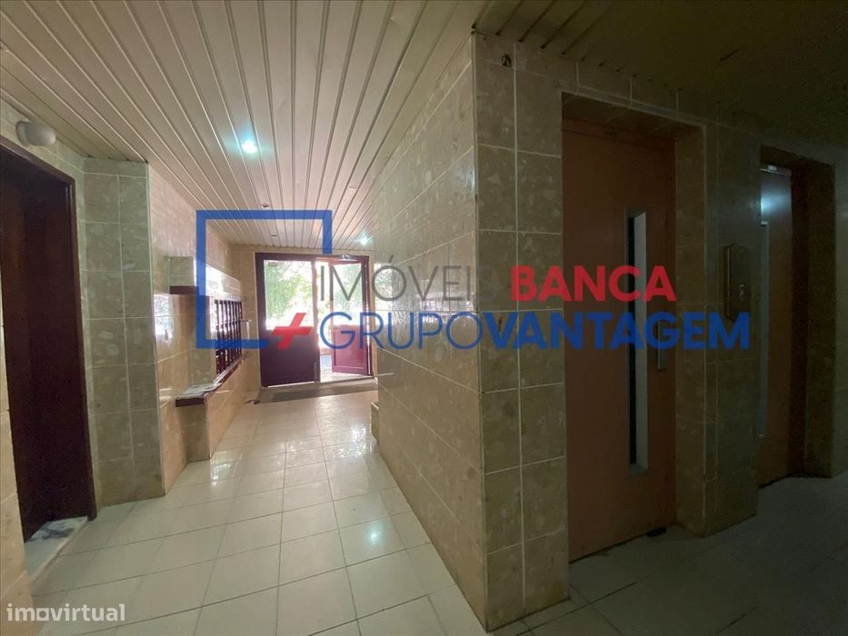 Apartamento T2, para Venda, em Setúbal