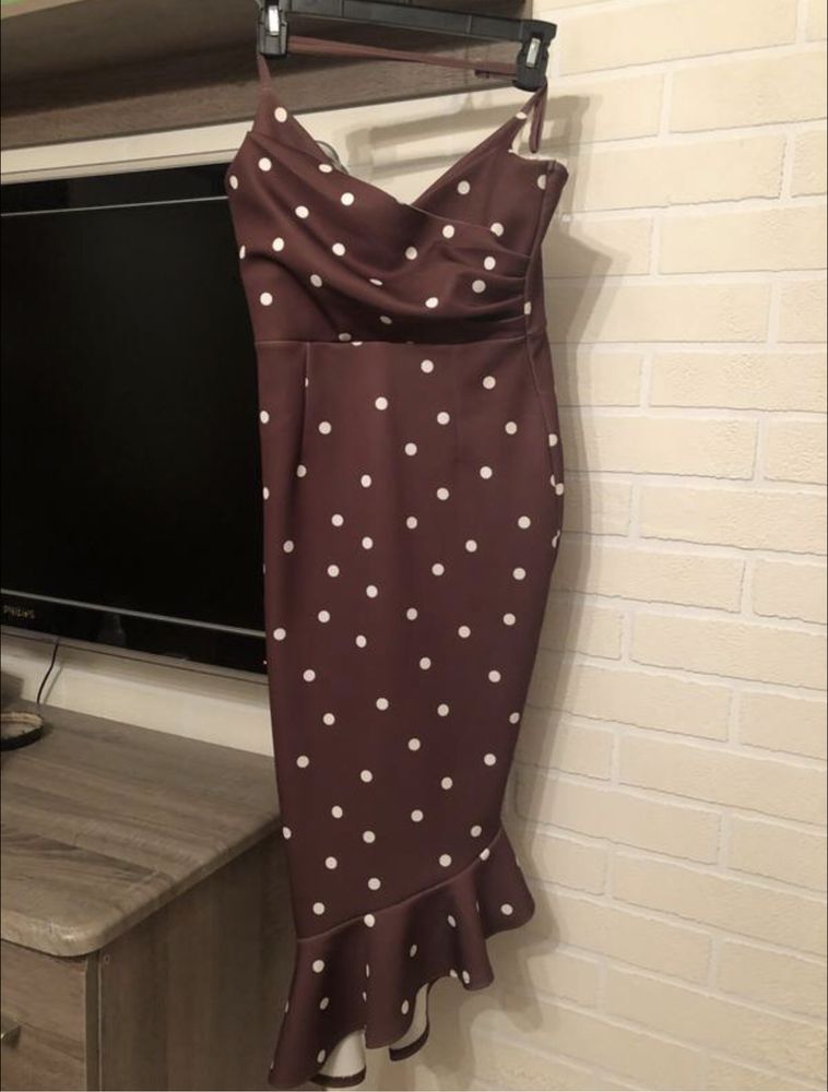 Коктейльна сукня міді Asos