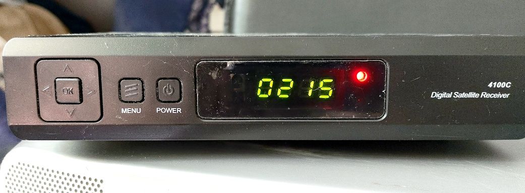 Цифровий супутниковий тюнер 4100C, відомий як Orton або Opticum.