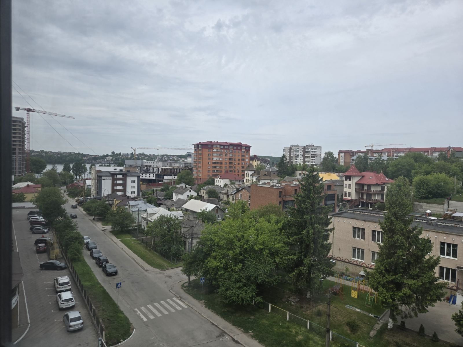 Квартира поблизу озера