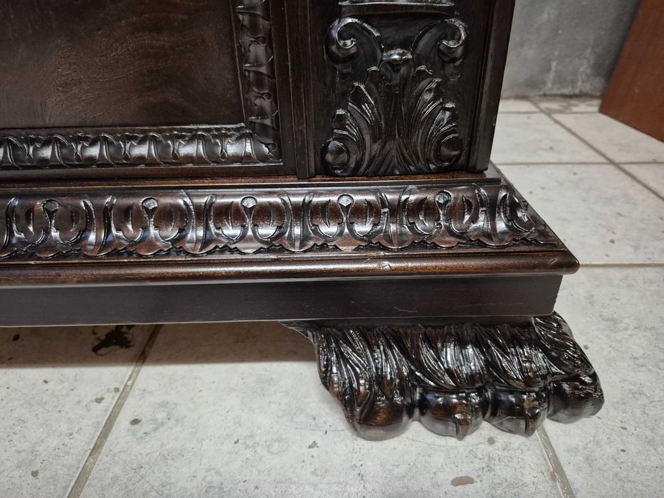 Stylowe biurko na lwich łapach antyk