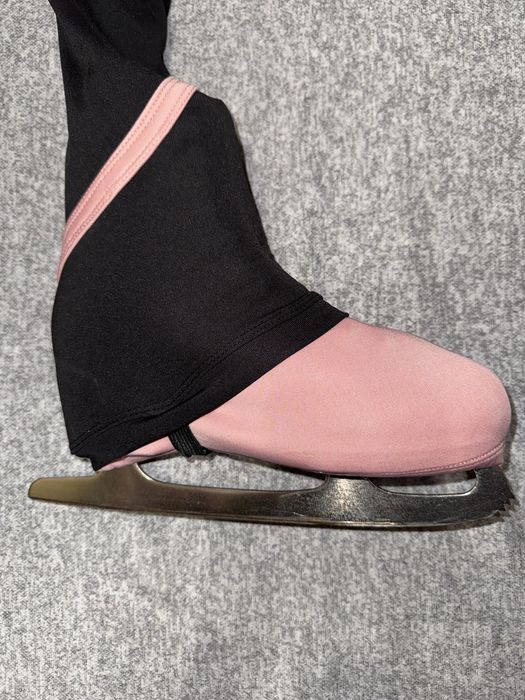 Костюм для фигурного катания 134 см. Тренировочная одежда для катка