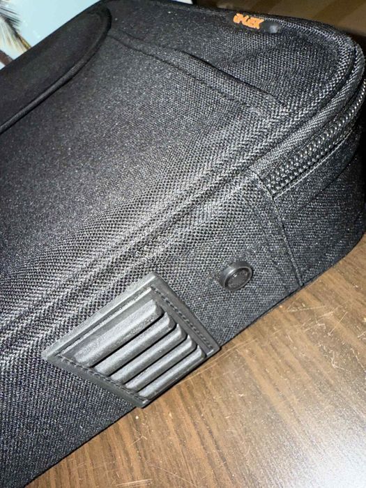 Torba na laptopa większą zmieści się 19 cali