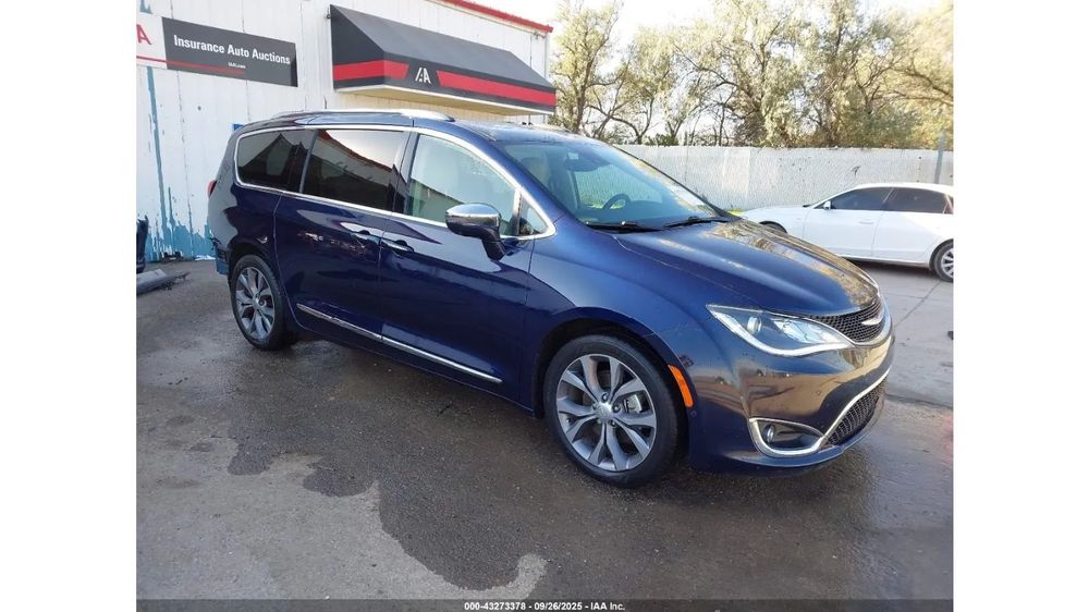 Chrysler Pacifica CHRYSLER PACIFICA / Run&Drive / LIMITED / Idealny pod gaz
