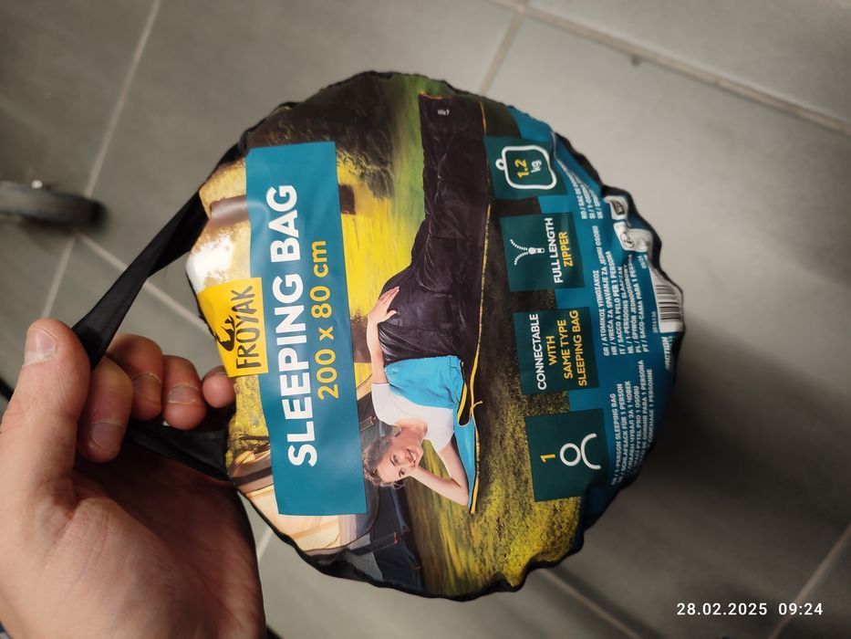 Nowy czarny śpiwór podróżny