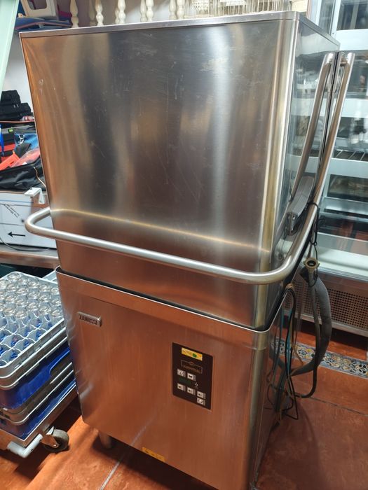 Máquina lavor copos industrial zanussi capota