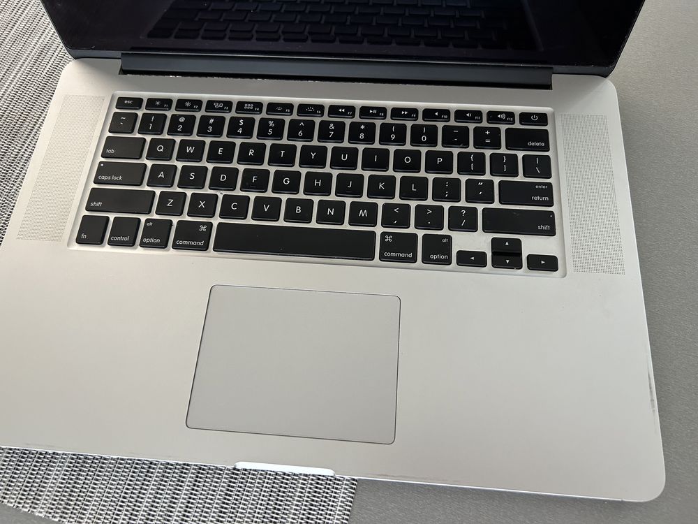 Macbook Pro mid 2015/ 15”/ Core i7/ 256 SSD/ 16 Gb Ram