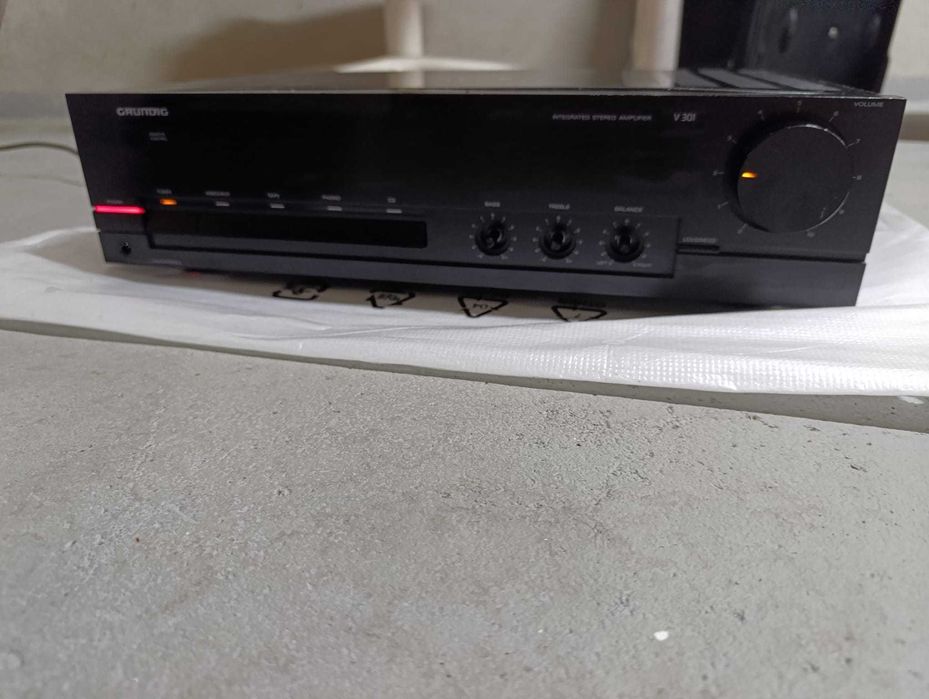2 X Amplificador de som da marca GRUNDIG v301