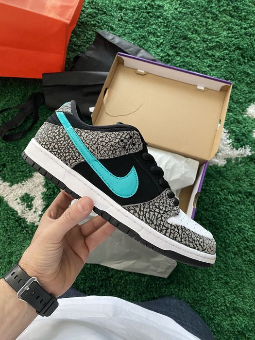 Nike sb dunk atmos elephant