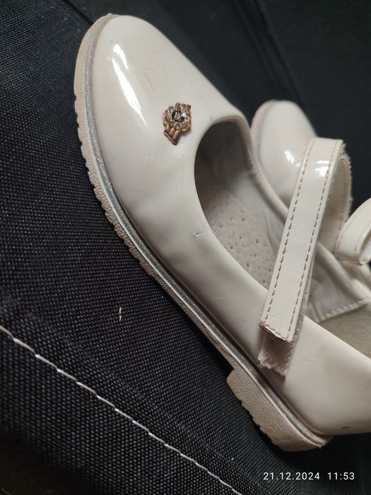 Buty dziecięce lakierki