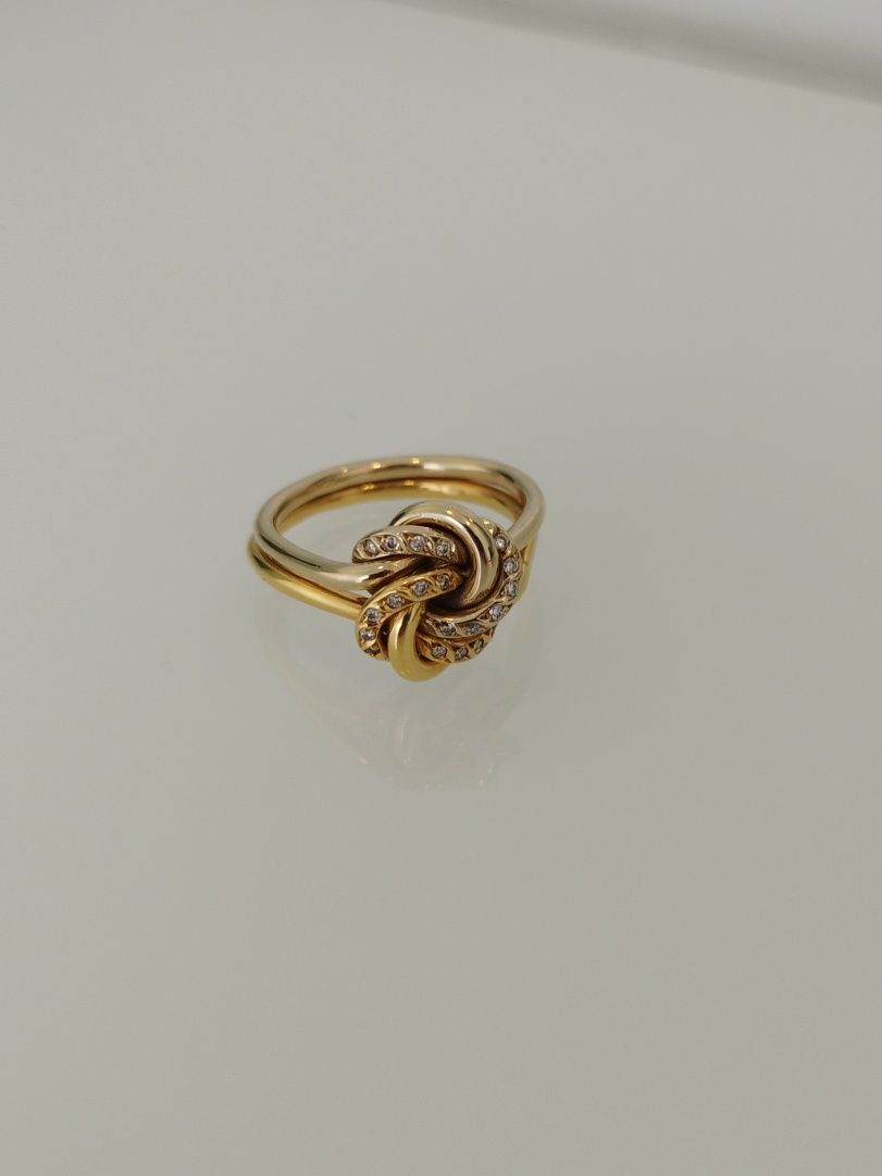Anel com brilhantes bicolor em ouro de 19,2kt