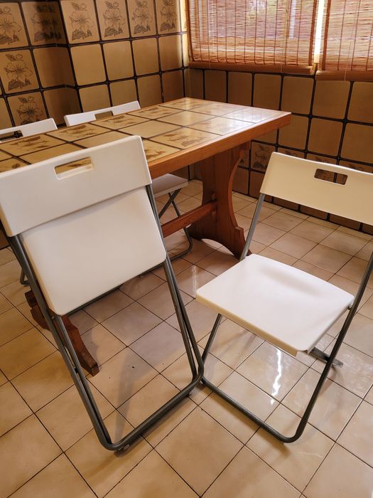 Cadeiras de cozinha - novas. tenho 4 iguais