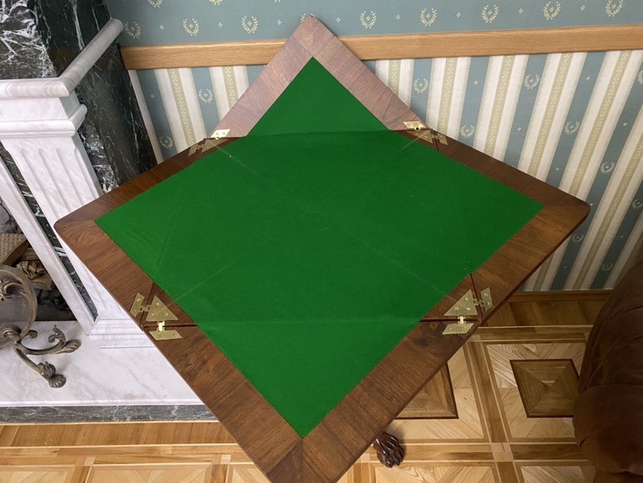 Антикварный столик