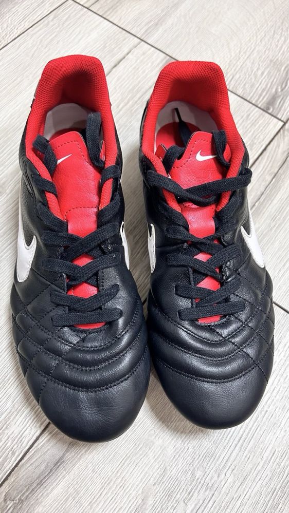 Бутсы Nike 38.5 оригінал (нові)