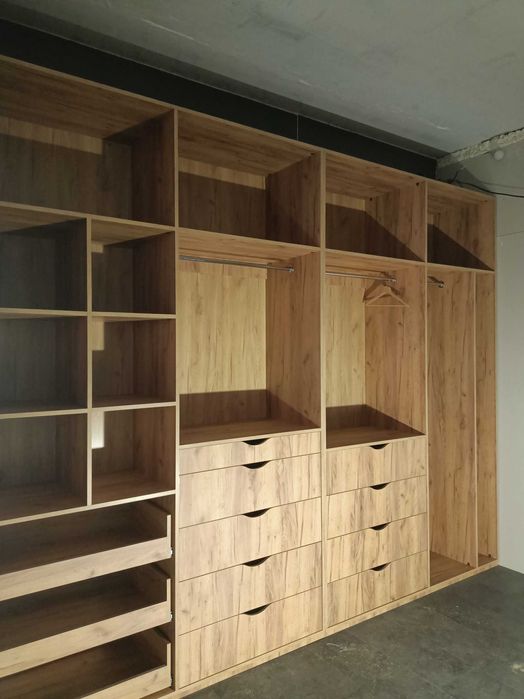 Конструюю меблі під замовлення. Працюю  "Базіс-Мебляр 11"