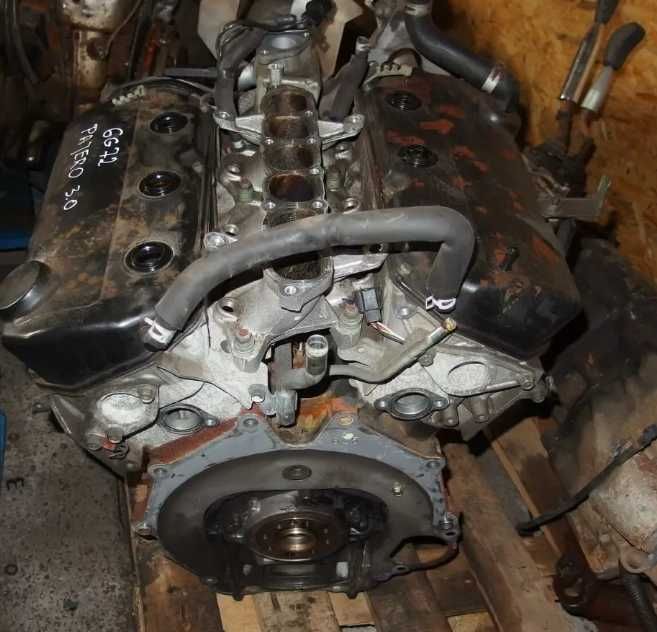 Двигатель Mitsubishi PAJERO     3.0  6G72