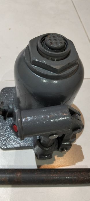 Macaco hidráulico 2 toneladas usado