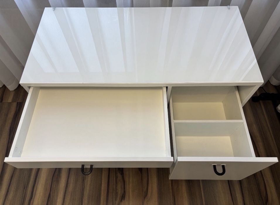 Biała toaletka IKEA